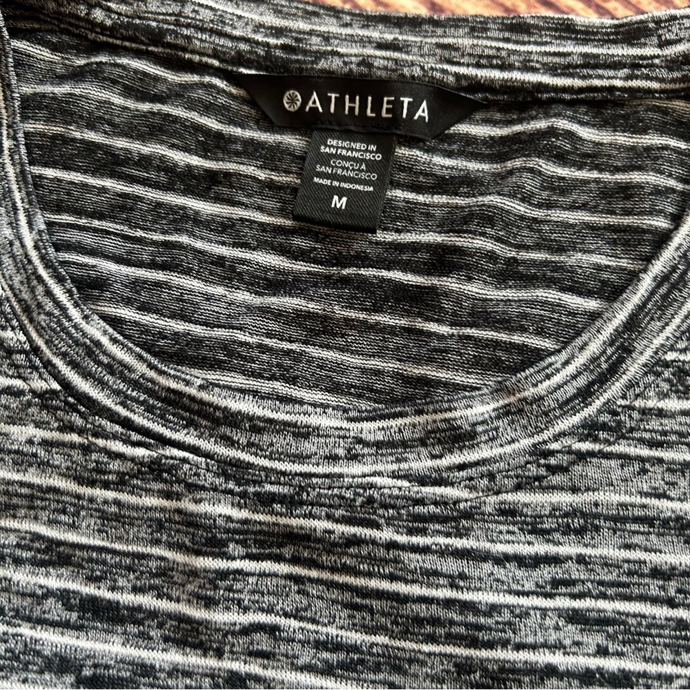 Women’s Athleta Tank Top Size M - Picture 3 of 7